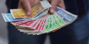 المالية: صرف رواتب الموظفين اليوم بنسبة 70% 29 رواتب
