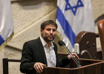 “سموتريتش” يعتزم سرقة موازنات تعليم الداخل المحتل… والأخيرة تهدد بعدم افتتاح العام الدراسي