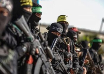 فصائل المقاومة تُصدر بيانا حول أحداث مخيم “عين الحلوة” وآخر التطورات