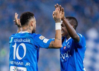 الهلال يتصدر الدوري السعودي.. ونيمار يخفق في تسجيل أول أهدافه