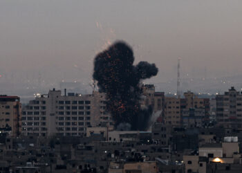 الاحتلال يقصف مواقع عدة للمقاومة شرق غزة