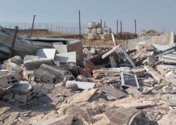 الاحتلال يهدم منزلا و”بركسا” شمال أريحا