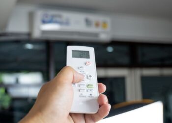 7 طرق لخفض فاتورة الكهرباء عند استخدام المكيفات في الصيف