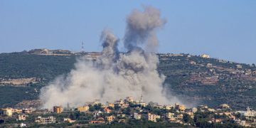 غداة حادث مجدل شمس.. إسرائيل تقصف 4 بلدات لبنانية