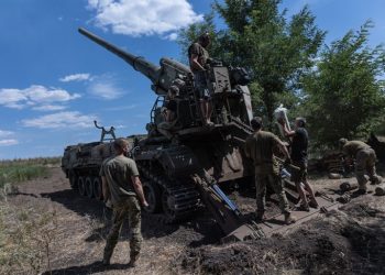 موسكو تعلن السيطرة على بلدتين شرق أوكرانيا وحريق نفطي بروسيا