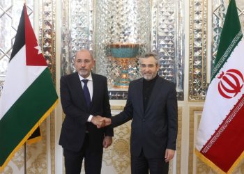 الصفدي لنظيره الإيراني: لا أحمل لطهران رسالة من إسرائيل أو إليها