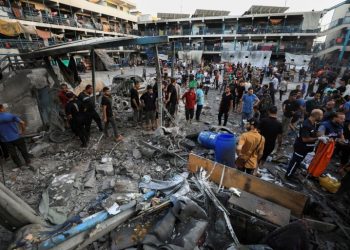 حكومة غزة: إسرائيل تركز بشكل لافت على قصف النازحين بالمدارس