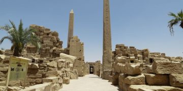معابد الكرنك بالأقصر المصرية.. ظاهرة هندسية فريدة تجذب السياح 75 معابد الكرنك بالأقصر المصرية.. ظاهرة هندسية فريدة تجذب السياح