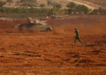 قائد لواء الشمال في الجيش الإسرائيلي يهدد بدخول بري إلى لبنان