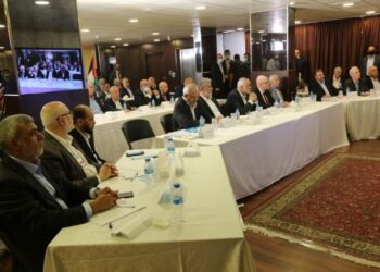 وفد فتح يلتقي حماس في القاهرة