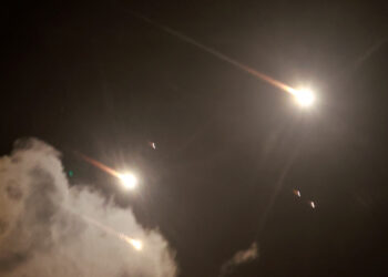 الجيش الإسرائيلي يعترف لأول مرة: إصابة قواعد سلاح الجو بفعل الهجوم الإيراني