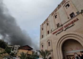 استشهاد مريضين اثنين بفعل حصار مستشفى الإندونيسي وتدمير مولد الكهرباء