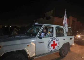 يديعوت أحرونوت: فريق إسرائيلي في الدوحة لحل الخلافات.. وحماس تتمسك بالإفراج عن سعدات والبرغوثي