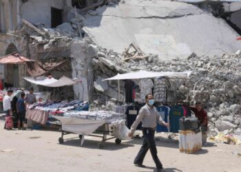 بلدية غزة تحذر من كارثة بيئية في ظل استمرار الحرب