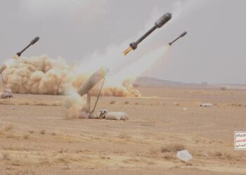 إسرائيل تخطط لاستهداف قادة الحوثيين وتناقش هجومًا على إيران