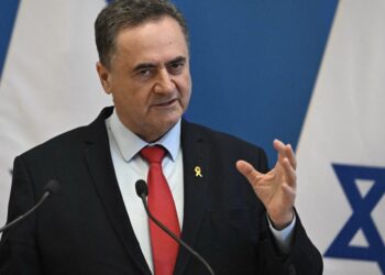 وزير الجيش الإسرائيلي يهدد قادة الحوثيين