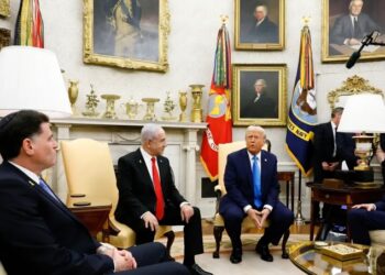 لقاء خارج عن المألوف بين ترامب ووزير إسرائيلي يتجاوز نتنياهو