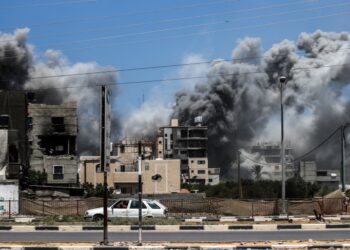 أربعة شهداء في قصف الاحتلال منزلين بحي الرمال ومخيم النصيرات