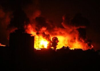 انبعاثات الغازات من حرب غزة تتجاوز ما تطلقه 102 دولة منفردة سنويا