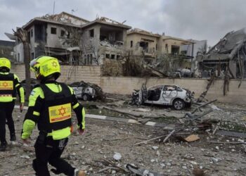 اصابات ودمار واسع جراء القصف الصاروخي الايراني على اسرائيل