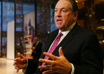 السفير الأميركي لفرنسا: اقيموا الدولة الفلسطينية على الريفييرا