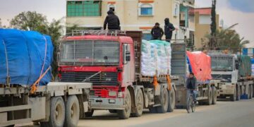 قلق إسرائيلي من نموذج توزيع المساعدات في غزة بإشراف العائلات والعشائر