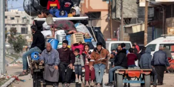 سكان مدينة غزة .. رحلة النزوح نحو الغرب بانتظار وقف الحرب 1 جيش الاحتلال ينذر بإخلاء عدة أحياء في شرق وشمال مدينة غزة