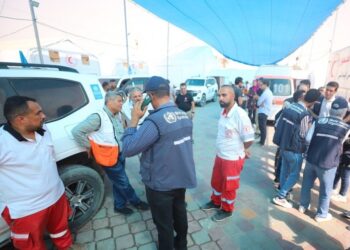 الهلال الأحمر يستضيف 88 مريضًا ومرافقًا ويشارك في إجلائهم إلى الأردن بتنسيق منظمة الصحة العالمية