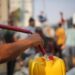 تقرير: قطرة حياة تحت القصف: مشاهد من صراع الحصول على مياه الشرب في زمن الحرب" 99 تقرير: قطرة حياة تحت القصف: مشاهد من صراع الحصول على مياه الشرب في زمن الحرب”