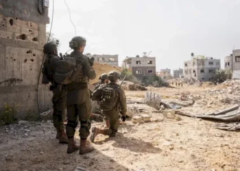 جيش الاحتلال يشق محورًا عسكريًا جديدًا لفصل شرق خان يونس عن غربها