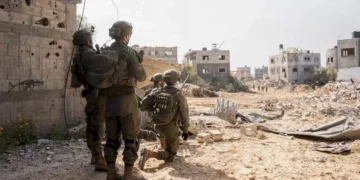 جيش الاحتلال يشق محورًا عسكريًا جديدًا لفصل شرق خان يونس عن غربها