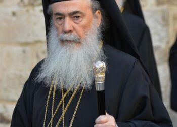 البطريرك ثيوفيلوس الثالث والكاردينال بيتسابالا في غزة: حضور الكنيسة الإنساني في قلب المأساة واجب مُقدّس 96 البطريرك ثيوفيلوس الثالث والكاردينال بيتسابالا في غزة: حضور الكنيسة الإنساني في قلب المأساة واجب مُقدّس