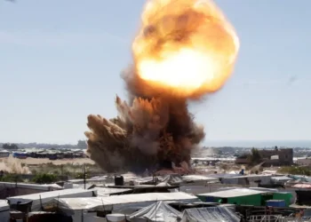 عشرات الشهداء والجرحى في قصف إسرائيلي مكثف