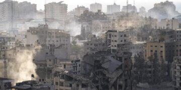 مليون مواطن يرفضون النزوح.. الاحتلال فجّر 80 روبوتا مفخخا وسط الأحياء السكنية 7 مليون مواطن يرفضون النزوح.. الاحتلال فجّر 80 روبوتا مفخخا وسط الأحياء السكنية