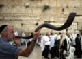 تصعيد خطير.. مستوطنون ينفخون في البوق داخل المسجد الأقصى اليوم 98 تصعيد خطير.. مستوطنون ينفخون في البوق داخل المسجد الأقصى اليوم
