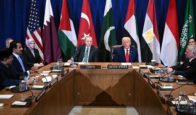 AFP 20250923 76JJ9JH v1 HighRes UsPresidentDonaldTrumpHoldsBilateralMeetingOnTh e1758660648242 640x400 1