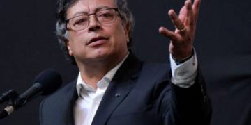 كولومبيا تدعو لتشكيل جيش عالمي لتحرير فلسطين واعتقال مجرمي الحرب نتنياهو وترامب