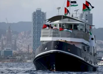 مسيرات إسرائيلية تستهدف أسطول الصمود المتجه نحو غزة