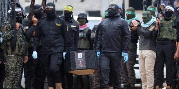 القسام: سنسلم اليوم جثتين جديتين لأسيرين إسرائيليين 4 القسام: سنسلم اليوم جثتين جديتين لأسيرين إسرائيليين