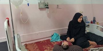 وصول عدد من مرضى غزة المُرحلين من القدس إلى كرم أبو سالم 2 وصول عدد من مرضى غزة المُرحلين من القدس إلى كرم أبو سالم