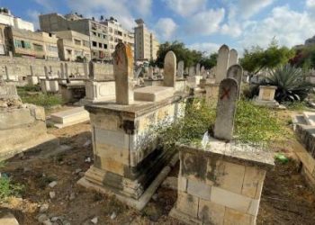 الأوقاف بغزة: الاحتلال دمر 40 مقبرة من أصل 60 موجودة بغزة