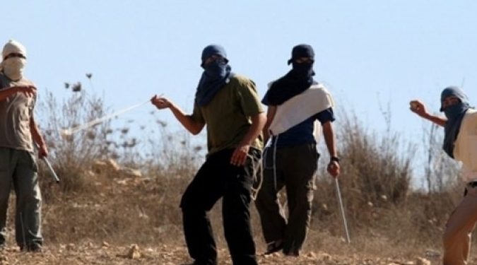 اعتداءات للمستوطنين وجيش الاحتلال تطال منازل ومركبات في قرية مادما جنوب نابلس 96 515093