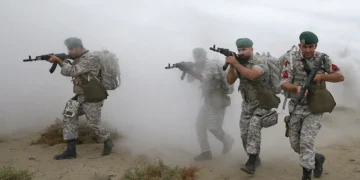 “سندافع حتى الموت” الجيش والحرس الثوري الإيراني يؤكدان جاهزيتهما لأي تهديد