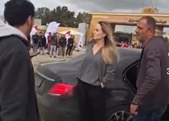 الممثلة العالمية أنجلينا جولي تزور معبر رفح