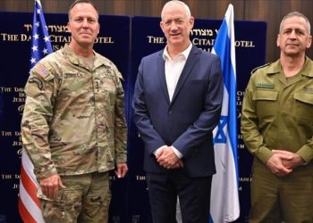 وصول قائد القيادة المركزية الأمريكية إلى إسرائيل