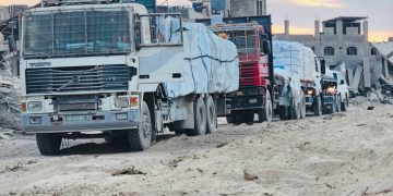 جيش الاحتلال: شاحنات المساعدات تعزز قوة حماس اقتصاديا واللجنة الإدارية لا تهدد حكمها