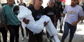 4 شهداء وثلاث جرحى بخروقات اسرائيلية بحي التفاح شرق مدينة غزة