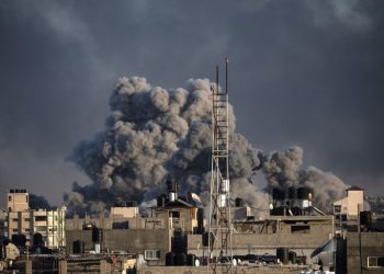 نسف منازل برفح وإطلاق نار إسرائيلي جنوبًا وشمالًا رغم وقف إطلاق النار