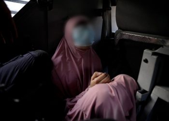 أم وابنتها ترويان عذاب الاعتقال من نابلس إلى سجن الدامون