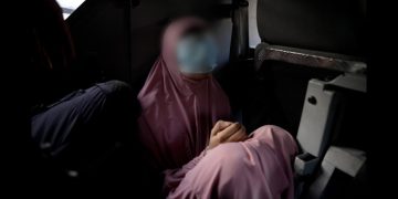 أم وابنتها ترويان عذاب الاعتقال من نابلس إلى سجن الدامون